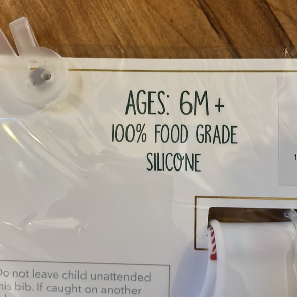 Christmas 2 Pack Silicone Bibs - Picture 6 of 7